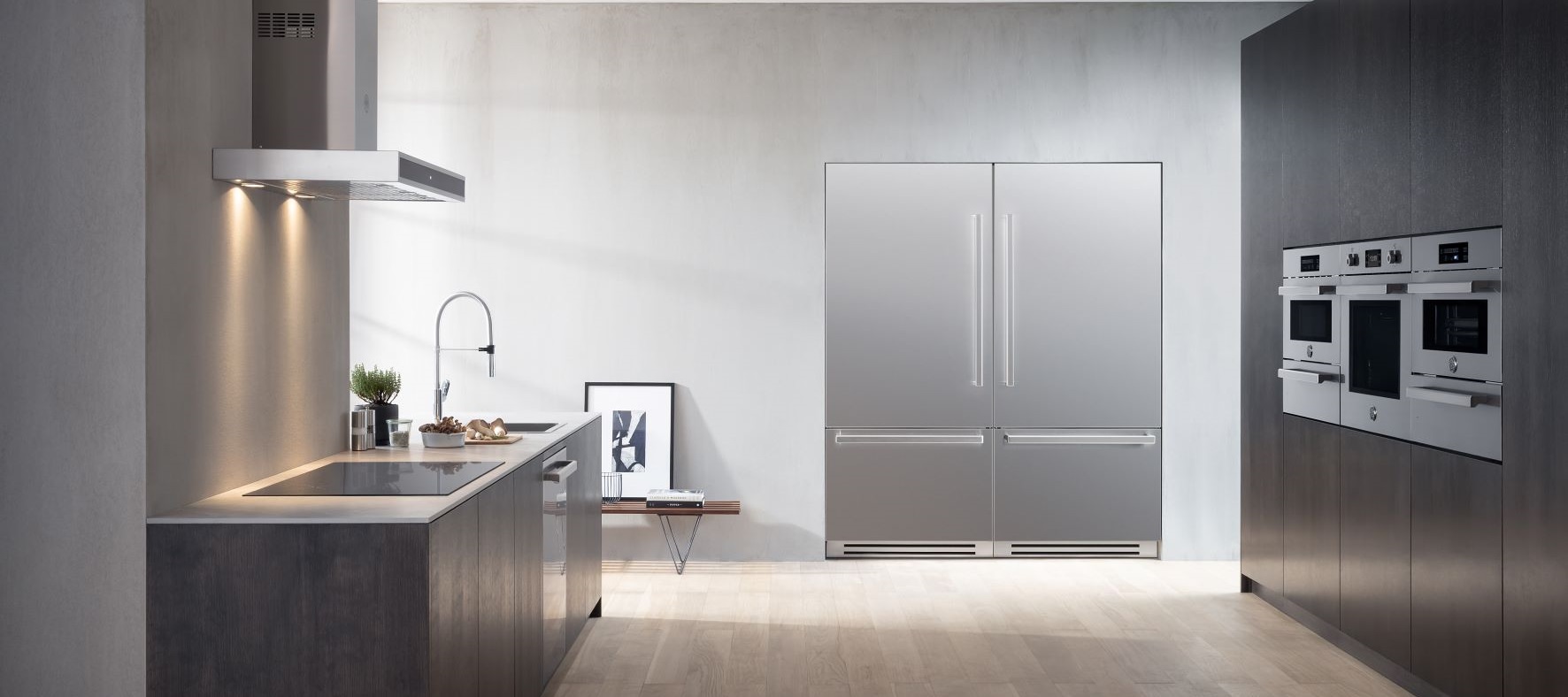Refrigeradores de embutir Bertazzoni PROF REF90 PIXL e PROF REF90 PIXR.