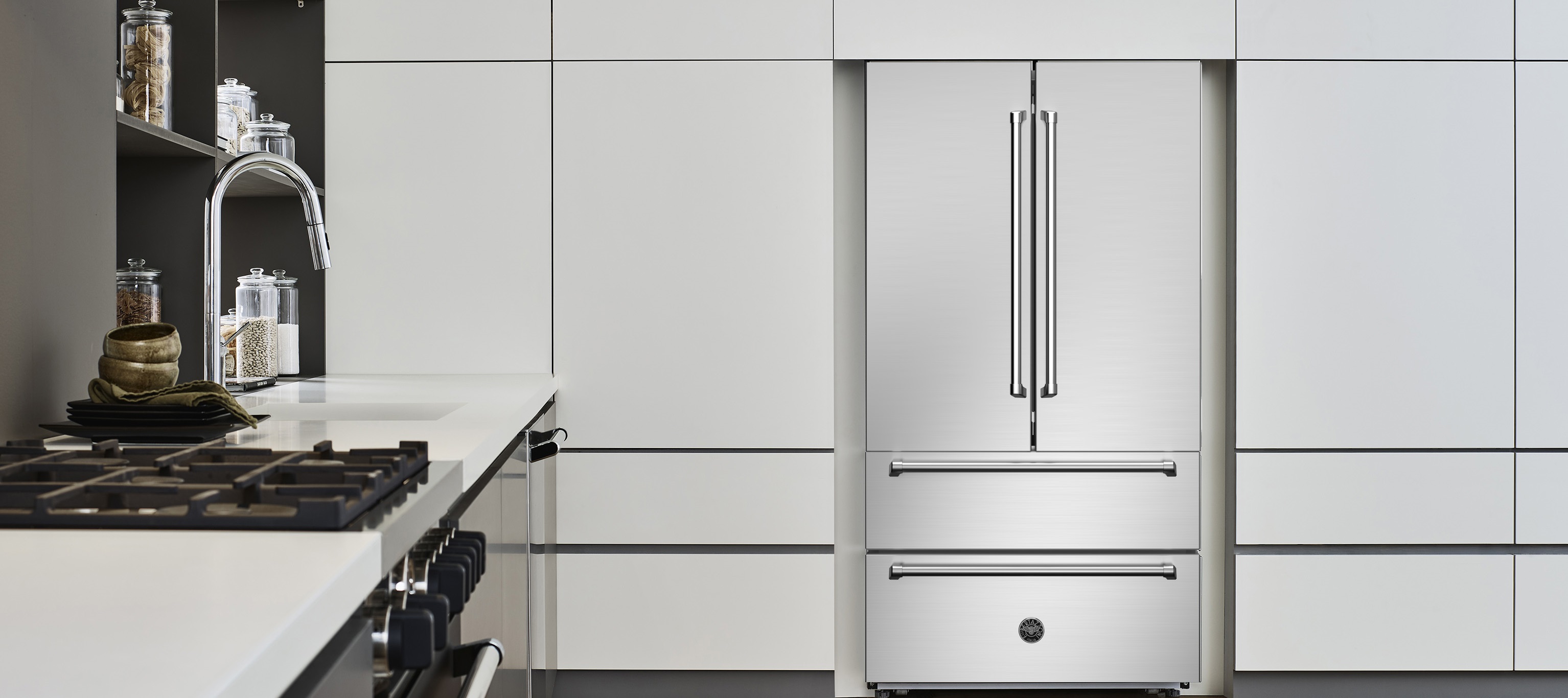 Refrigerador de piso e de embutir Bertazzoni MAS REF36 FDFIXNV.