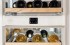 Duas Zonas de Temperaturas: conserva vinhos em suas temperaturas ideais de consumo ou de armazenamento com elevada precisão. Temperaturas de 4 °C a 18 °C são distribuídas de forma ventilada e homogênea por todo o seu interior.